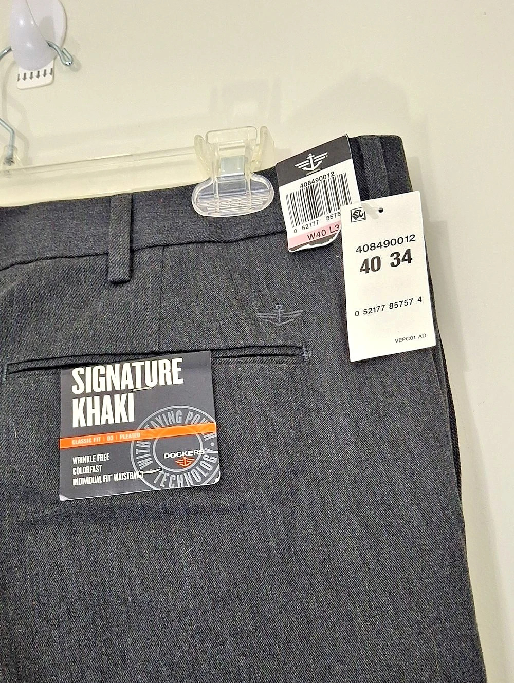 Dockers Signature Khaki Classic Fit D3 Classic Fit Dress Pants in Gray Waist 40 - Picture 7 of 11
